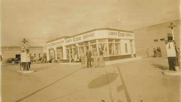 vintage photo of an old fueling station